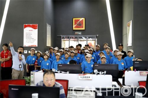 附图2：参观运行控制中心AOC