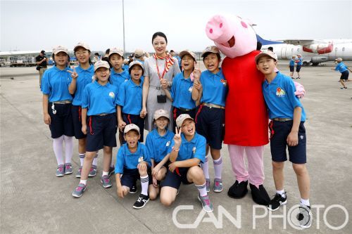 附图7：活动合影