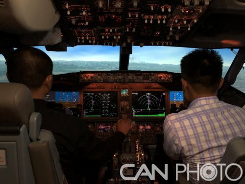 波音邀请中国民航飞行员通过模拟机体验升级后的737 MAX